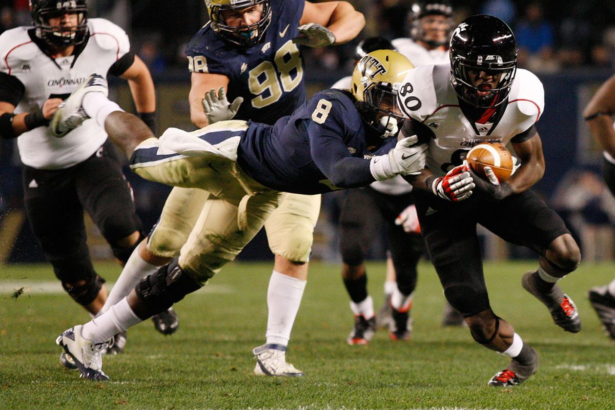 Pitt squares off against Cincinnati early this season (Photo by Jared Wickerham/Getty Images)
