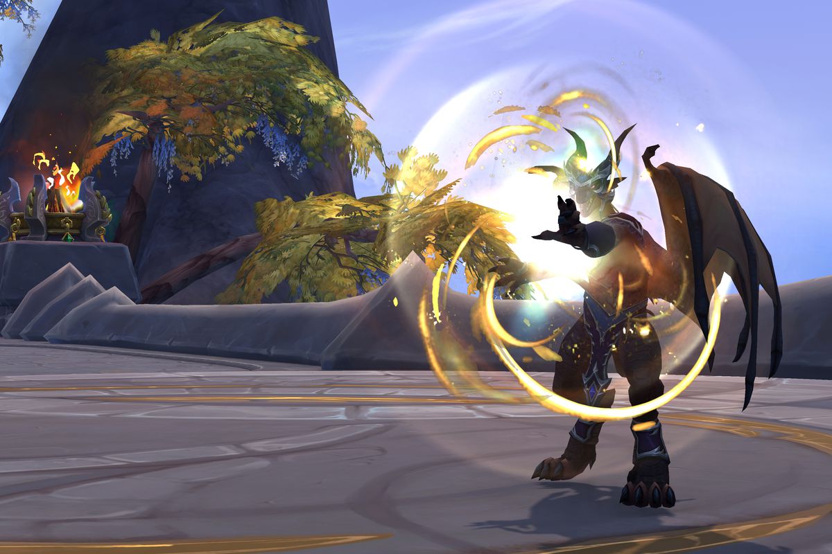 World of Warcraft: Dragonflight’s Dracthyr Evoker, a bipedal dragon-esque humanoid, uses the energies of the Bronze Dragonflight to heal their allies.