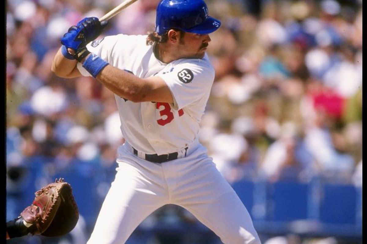 Mike Piazza helped end the Giants' season in 1993.
