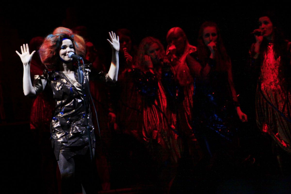 Bjork performs in 2012 in Chile