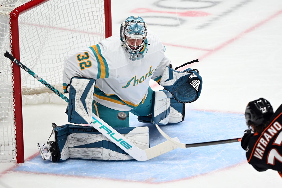 San Jose Sharks Goalie Eetu Makiniemi (32) stays in front of the puck during an NHL hockey game against the Anaheim Ducks played on December 9, 2022 at the Honda Center in Anaheim, CA.