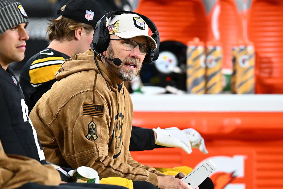 Offensive coordinator Matt Canada of the Pittsburgh Steelers looks on during the game against the Tennessee Titans at Acrisure Stadium on November 2, 2023 in Pittsburgh, Pennsylvania.
