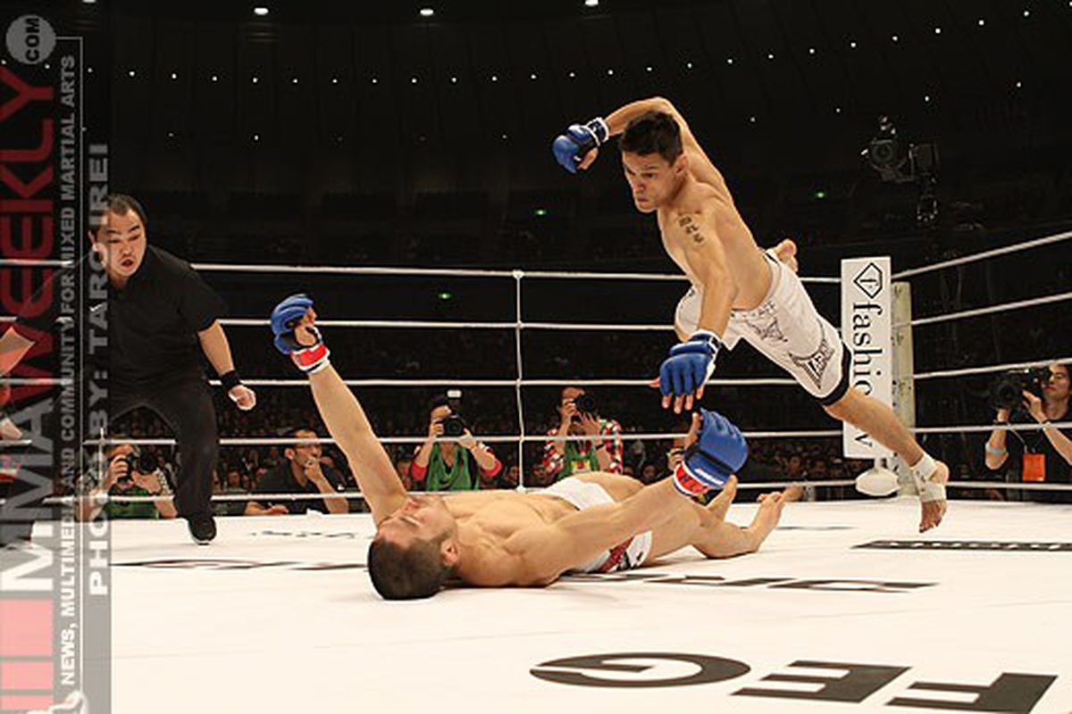 Photo by Taro Irei via <a href="http://prommanow.com/wp-content/uploads/2011/01/escovedo-goes-after-meada.jpg">MMA Weekly</a>