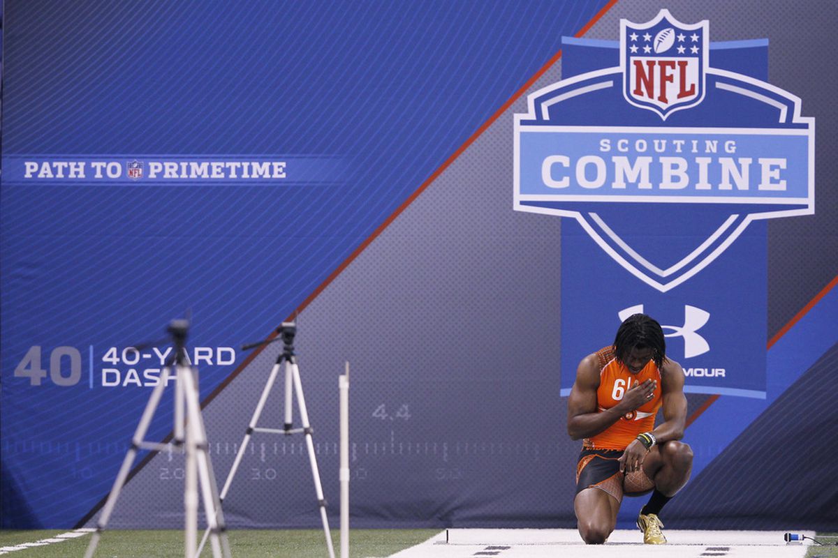INDIANAPOLIS, IN - FEBRUARY 26: Quarterback Robert Griffin III of Baylor gets ready for the 40-yard dash during the 2012 NFL Combine at Lucas Oil Stadium on February 26, 2012 in Indianapolis, Indiana. (Photo by Joe Robbins/Getty Images)