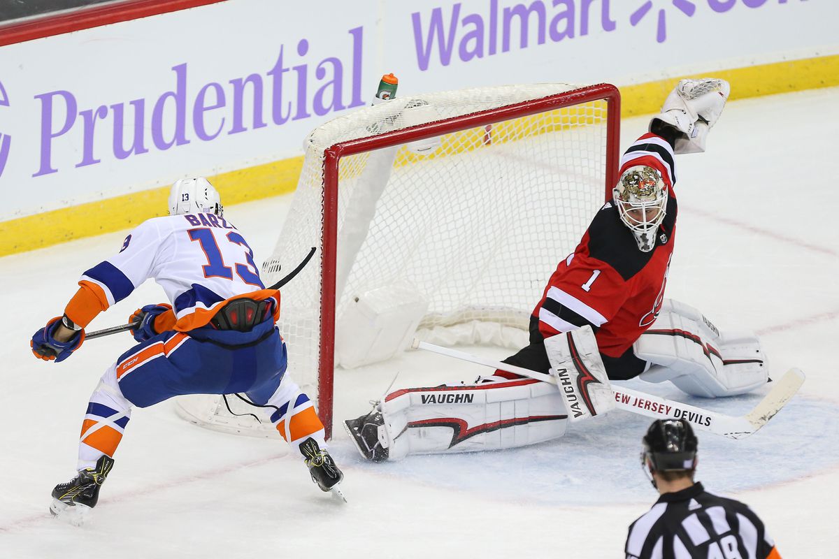 NHL: New York Islanders at New Jersey Devils