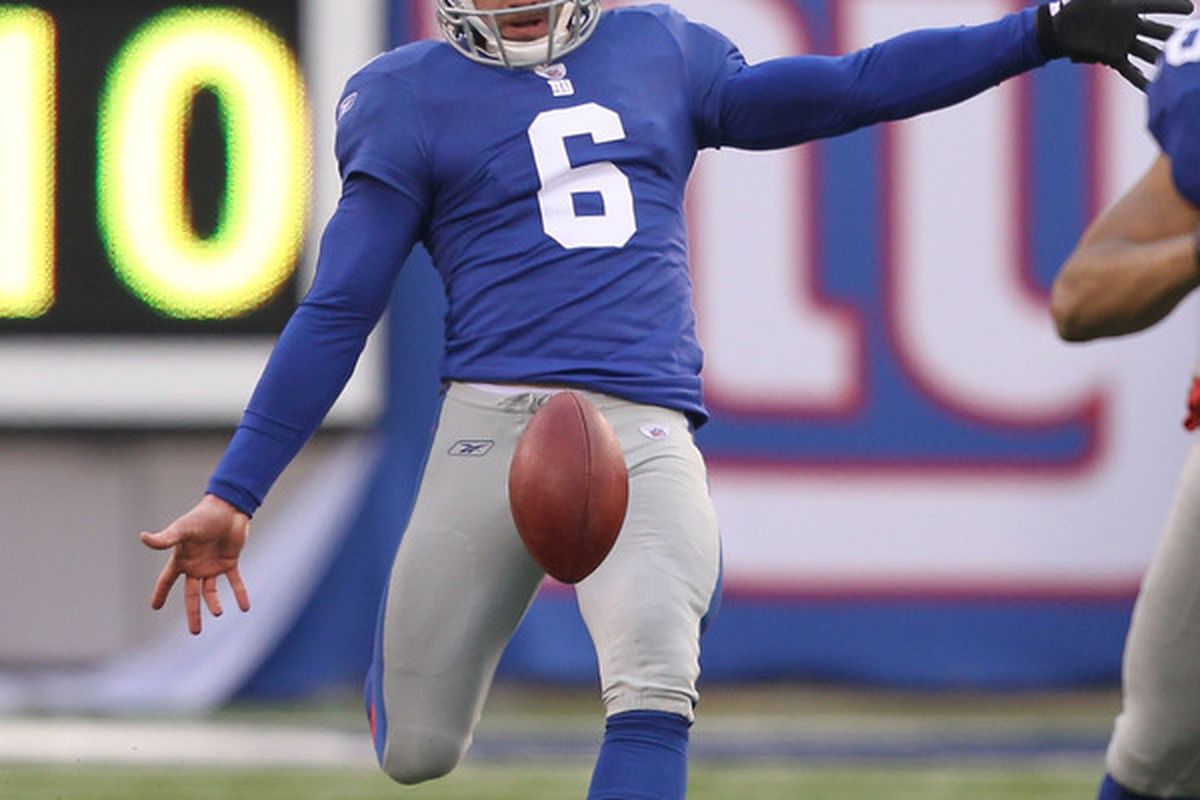 EAST RUTHERFORD NJ - DECEMBER 19:  Matt Dodge #6 of the New York Giants punts the ball to the Philadelphia Eagles during their game on December 19 2010 at The New Meadowlands Stadium in East Rutherford New Jersey.  (Photo by Al Bello/Getty Images)
