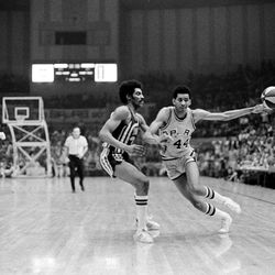 George Gervin (44) of the San Antonio Spurs is seen in action during a game against the Indiana Pacers, on April 5, 1974.  (AP Photo)