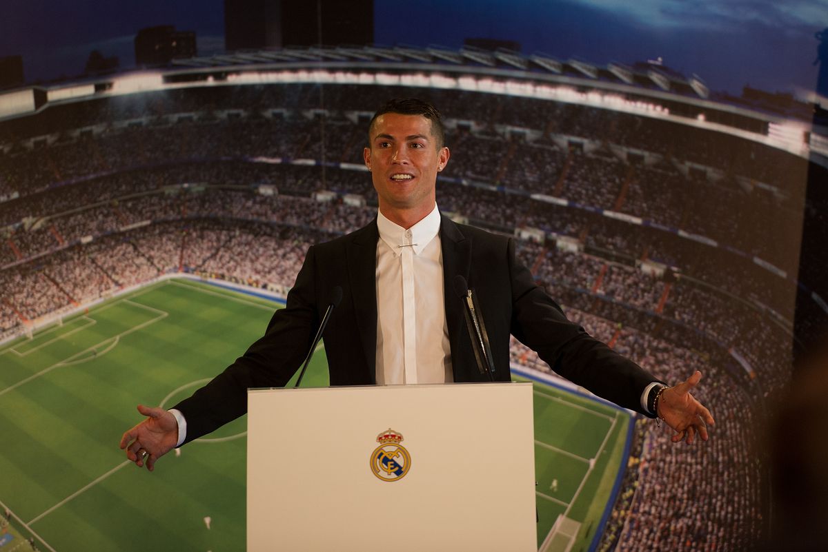 Cristiano Ronaldo Signs New Contract at Real Madrid