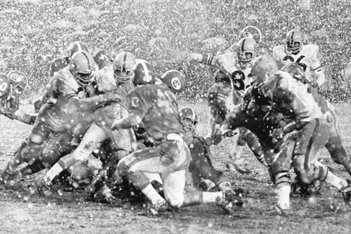 With Mike Tomco playing guard, ASU won the 1970 Peach Bowl against North Carolina. 