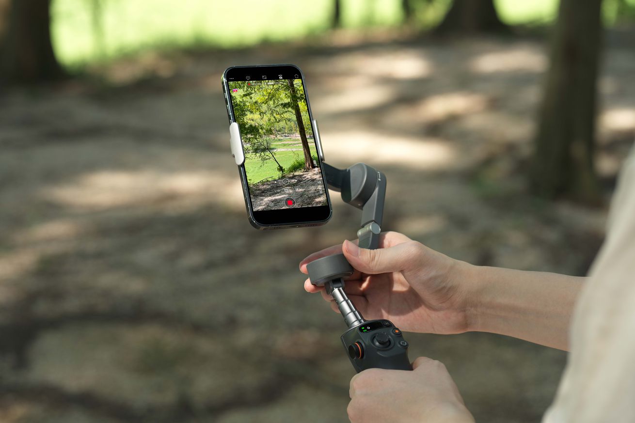 DJI Osmo Mobile 6 with extension rod.