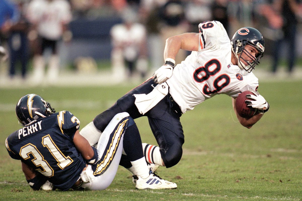 Wait, is that a color photo of Ditka playing? Nope, this time it’s Ryan Wetnight wearing Ditka’s #89... before it was retired, of course. Wetnight played for 7 seasons in Chicago during the 1990’s.