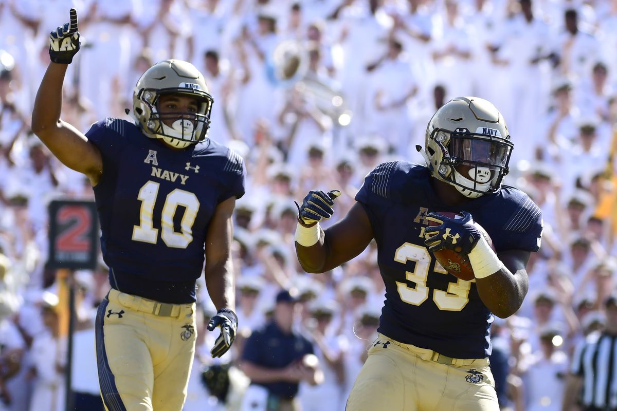 Notre Dame a reluctant Goliath against Navy