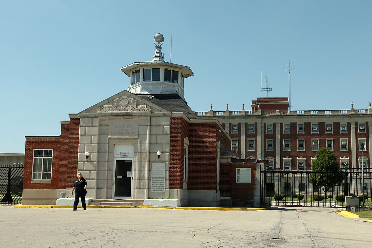 The entrance to Stateville Correctional Center