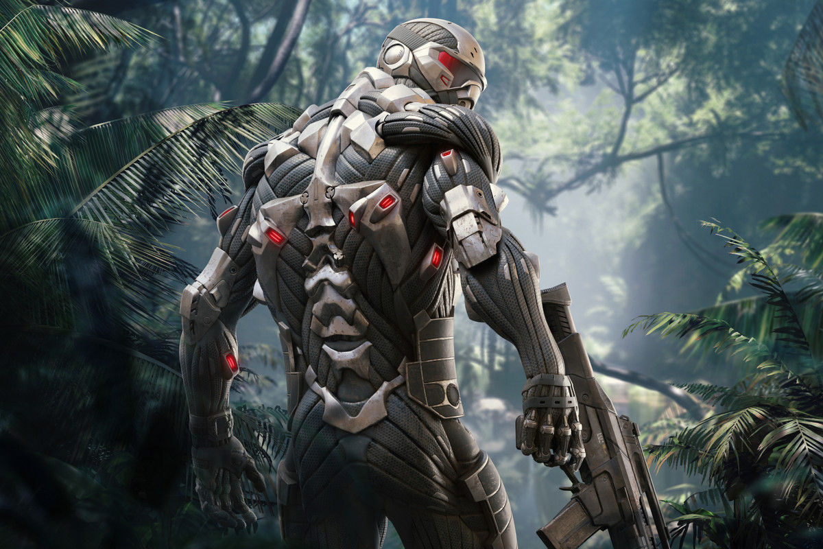 The hero of Crysis Remastered is looking over his shoulder at the camera.