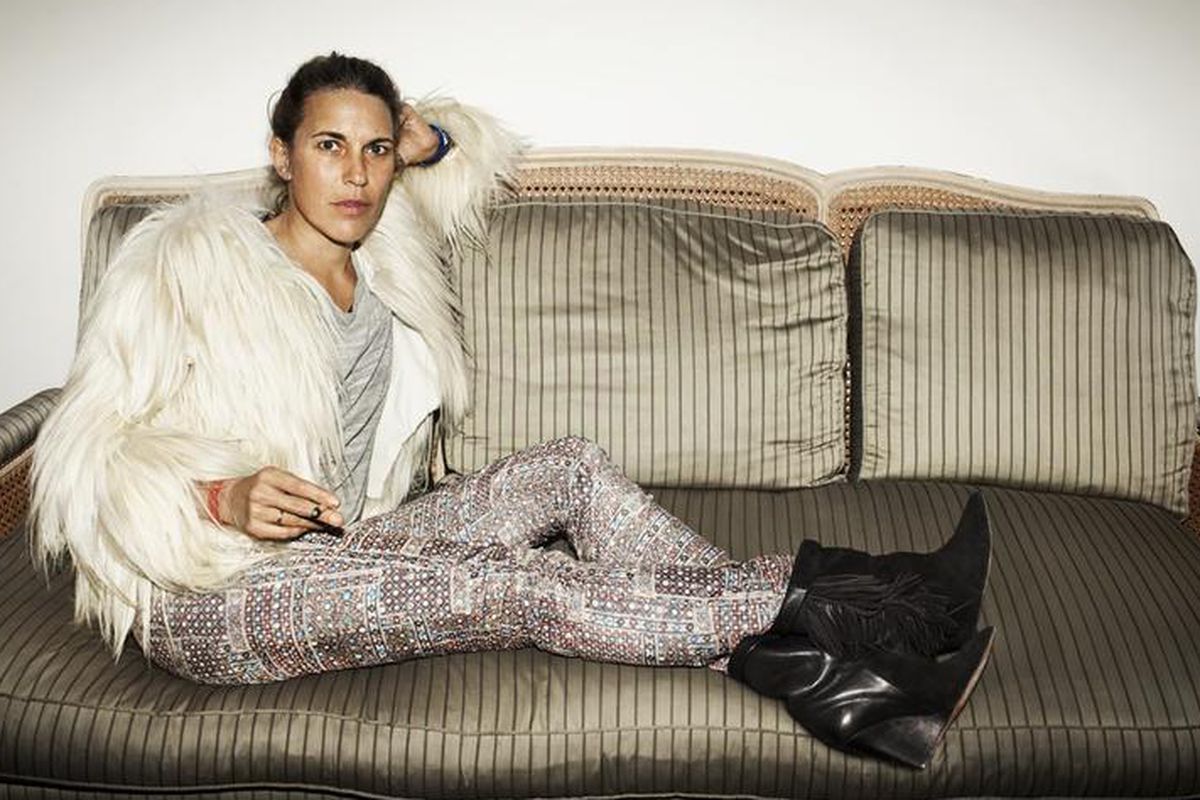 Isabel Marant Rolls Her Own Cigs, Looks Like "The Delivery Guy" - Racked