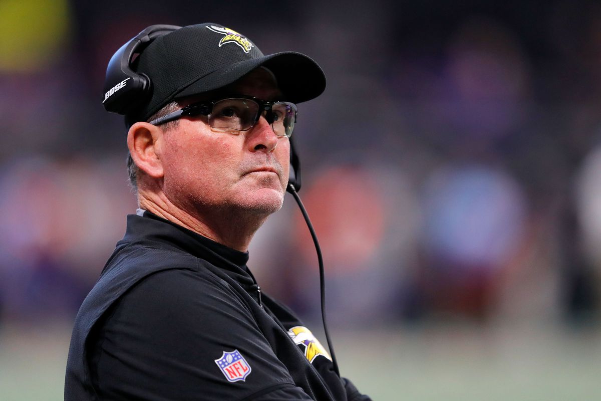 Mike Zimmer looks like - Cat Scratch Reader