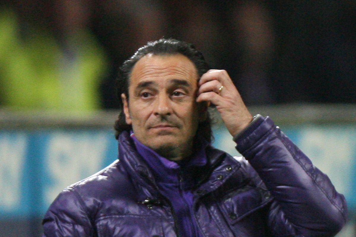 Fiorentina’s coach Cesare Prandelli gest