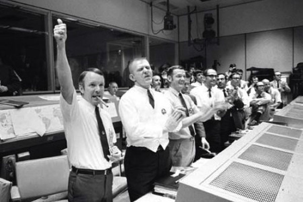 Apollo 13 cheering