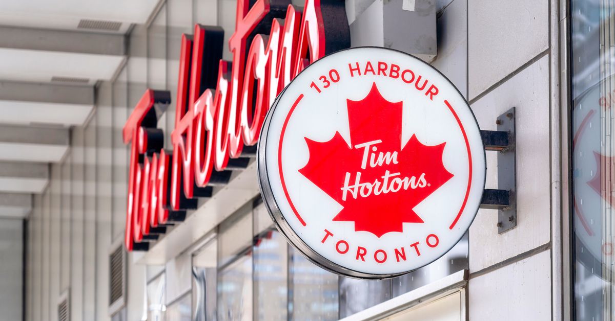 Kanadyjski rząd krytykuje Tima Hortonsa za śledzenie inwazyjnych aplikacji