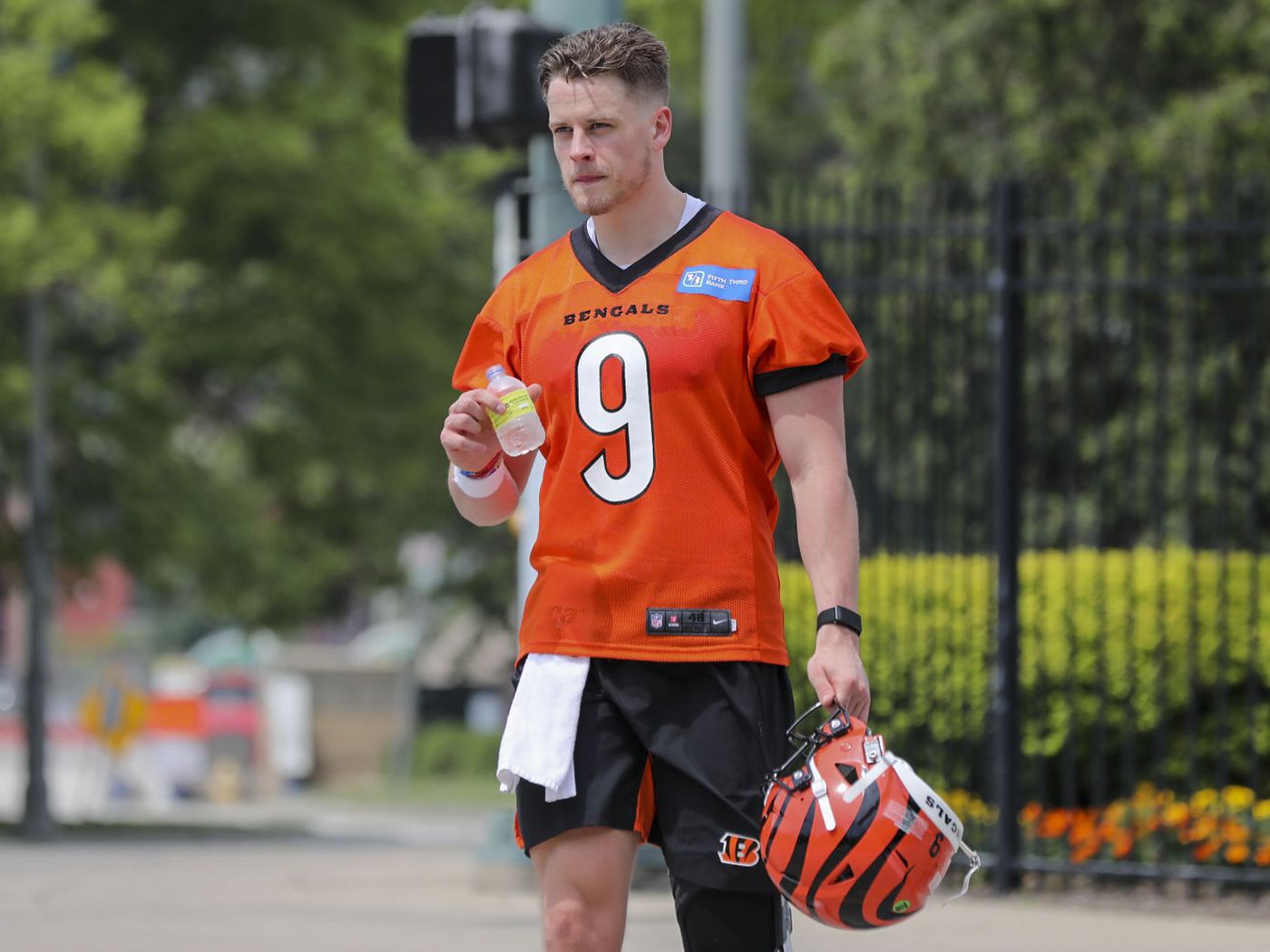 Losses piling up for Cincinnati Bengals with Joe Burrow limited by calf  injury - Newsday