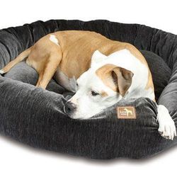 <b>Uber's Pick:</b> Luca Dog Bed, <b>$70 and up</b>, available at Tailwaggers. "So comfy; there are six all over my house!" <i>[Photo <a href="http://lucafordogs.com/luca-nest.html">via</a>]</i>
