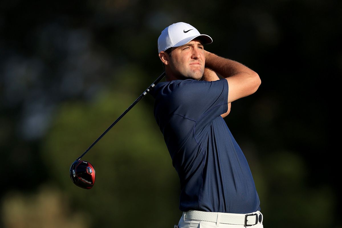 Scottie Scheffler of The United States plays his tee shot on the 18th hole during the final round of the 123rd U.S. Open Championship at The Los Angeles Country Club on June 18, 2023 in Los Angeles, California.