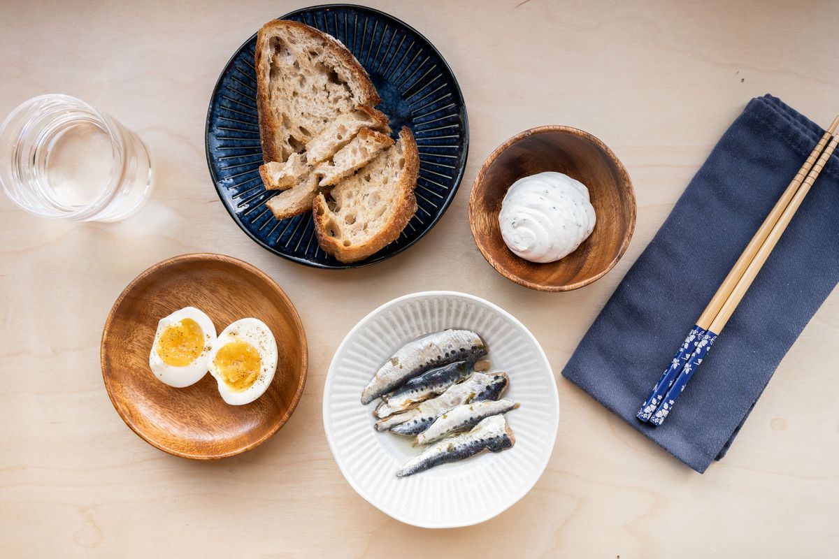 Eggs, sardines, and toast.