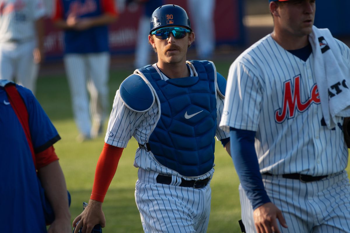 Nick Meyer comes in from the bullpen before a Syracuse Mets game on May 20, 2021.