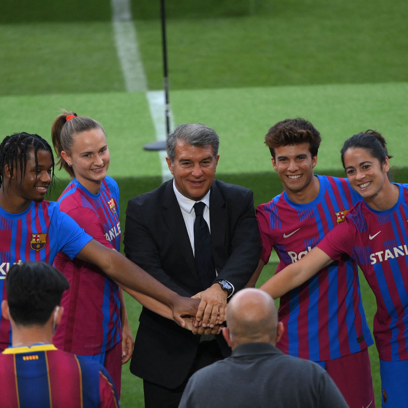 functie invoegen modder FC Barcelona News: 16 June 2021; New home kit unveiled, Dembele contract  talks latest - Barca Blaugranes