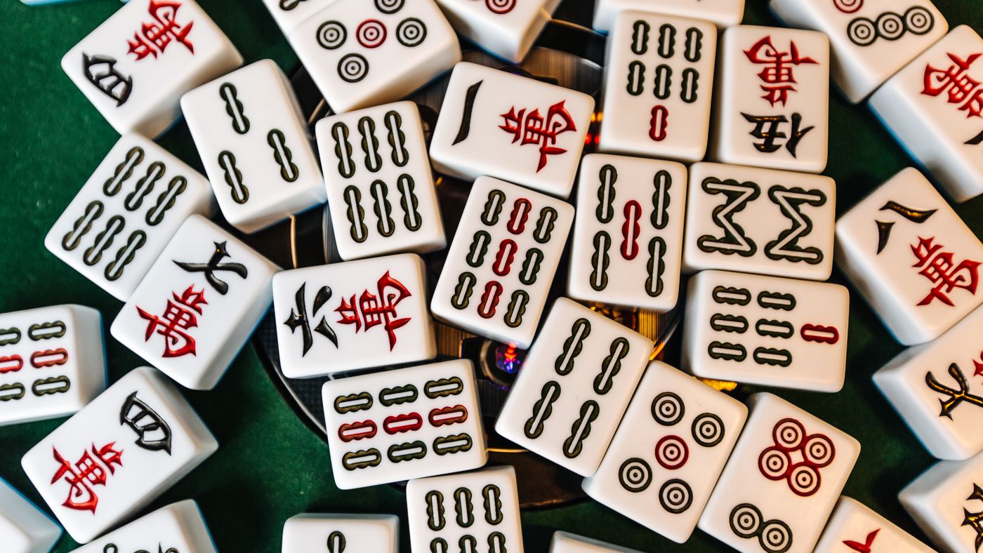 zingen tegel kruis Crazy Rich Asians' mahjong scene, explained - Vox