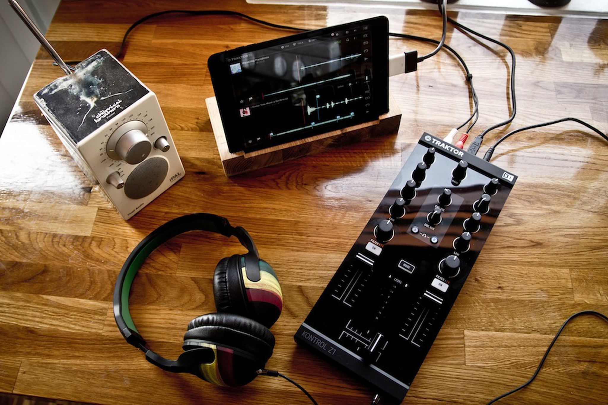 DJ Casual: making music with an iPad, an algorithm, and a Traktor