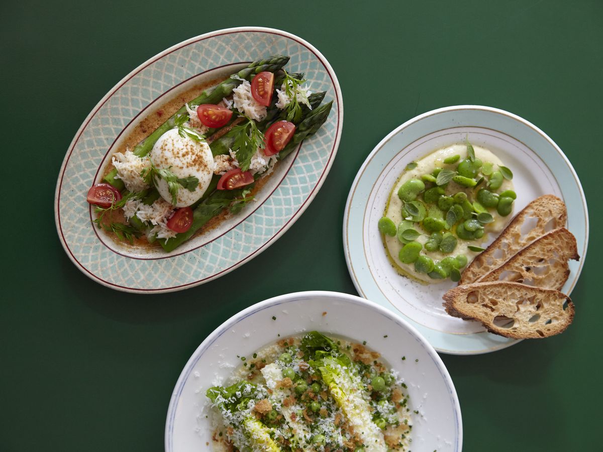 Broad beans and toast, little gem lettuce and asparagus at 40 Maltby Street in Bermondsey, the modern British restaurant that forms part of the best 24 hour restaurant travel itinerary for London — where to eat with one day in the city