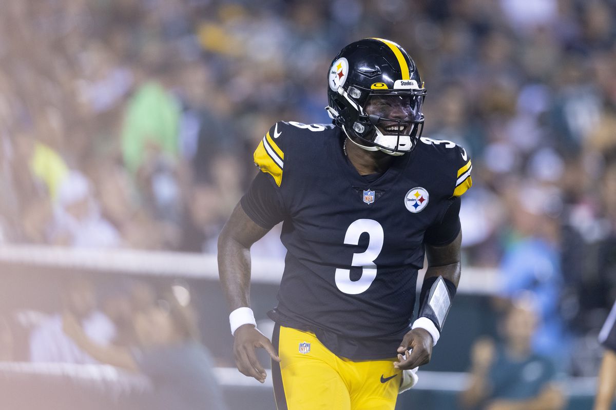 Dwayne Haskins #3 of the Pittsburgh Steelers reacts against the Philadelphia Eagles during the preseason game at Lincoln Financial Field on August 12, 2021 in Philadelphia, Pennsylvania.