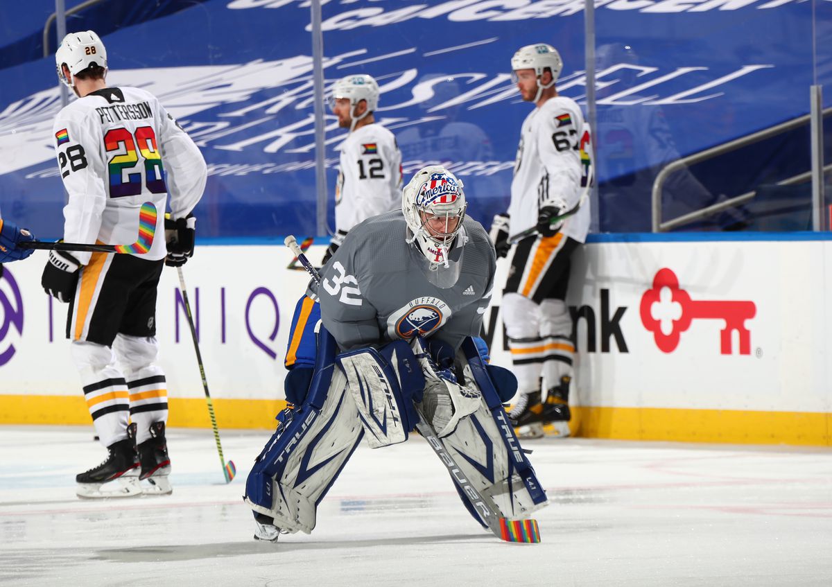 فان بوي Penguins and Sabres join forces in NHL's first joint Pride Game ... فان بوي