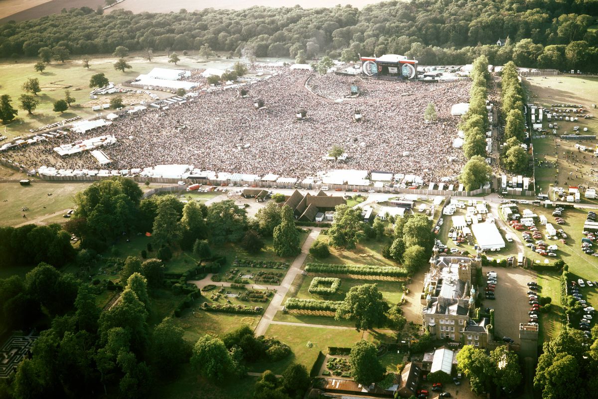 Photo of OASIS and KNEBWORTH