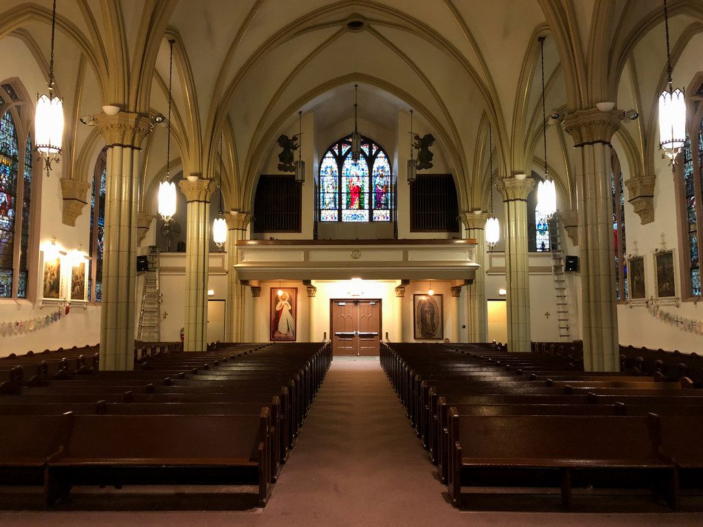 The interior of the Resurrection Catholic Church on September 18, 2018. I Maria de la Guardia/Sun-Times