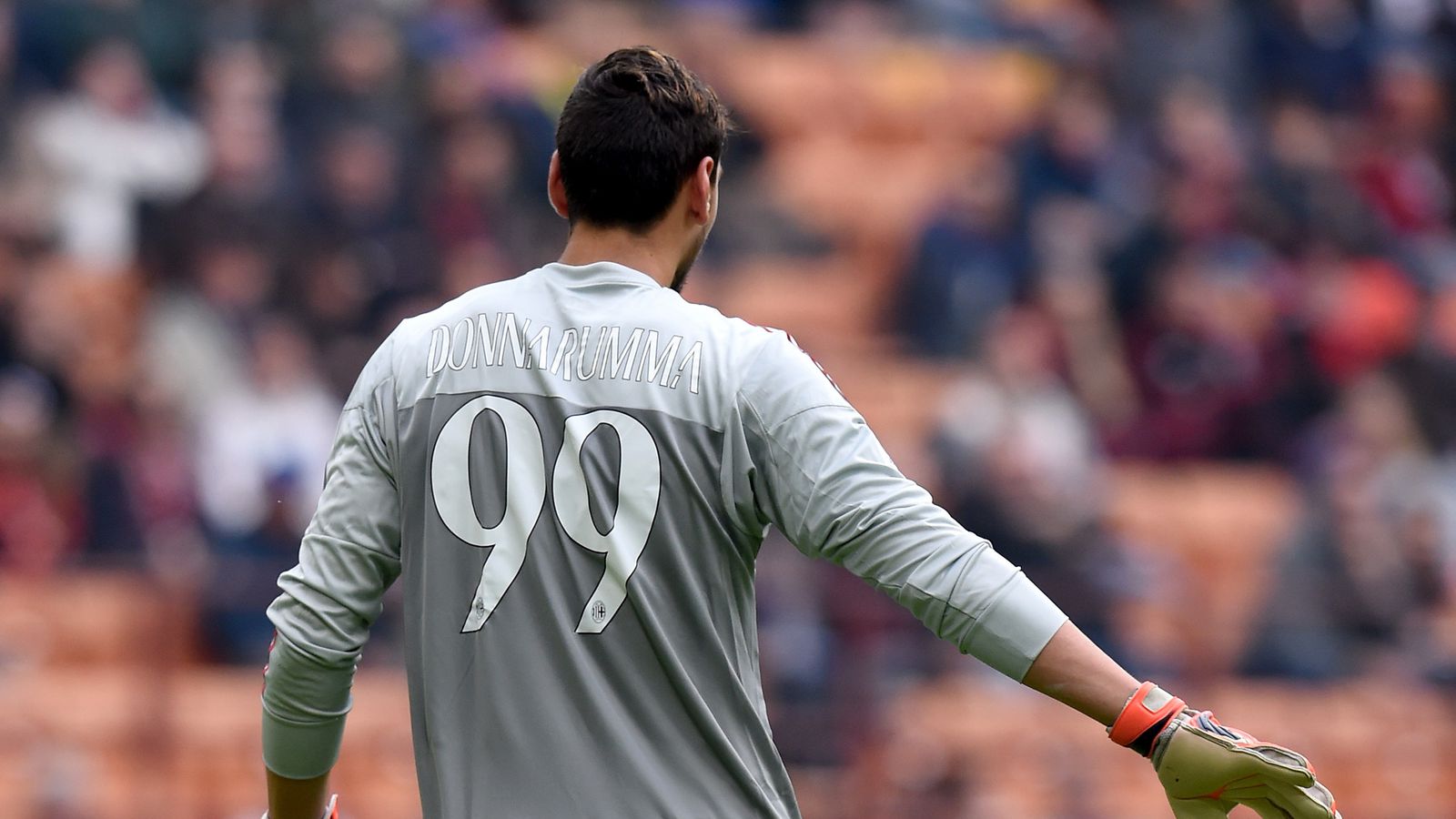 Donnarumma, 16, produced a performance beyond his years to thwart atalanta as milan played out a goalless draw in serie a action on saturday. Gianluigi Donnarumma Draws Interest Of Manchester United ...