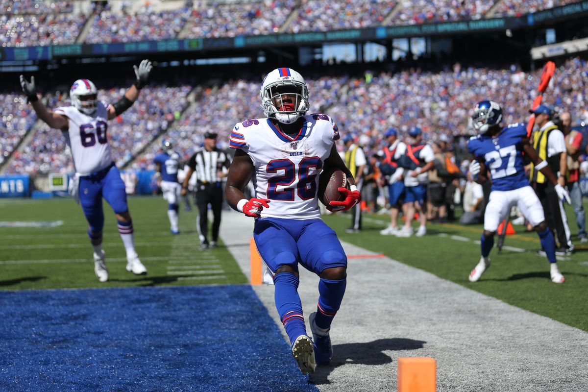 Buffalo Bills running back Devin Singletary runs for a touchdown against the New York Giants during the second quarter at MetLife Stadium.