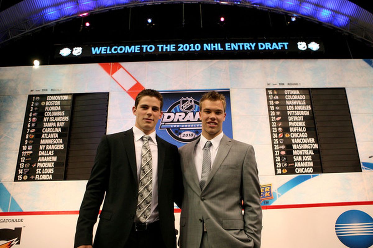 LOS ANGELES, CA - JUNE 25:  (L-R) NHL prospects Tyler Seguin and Taylor Hall pose during the 2010 NHL Entry Draft at Staples Center on June 25, 2010 in Los Angeles, California.  (Photo by Bruce Bennett/Getty Images)
