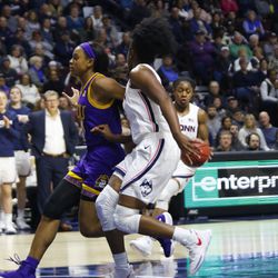 The ECU Pirates take on the UConn Huskies in the 2019 American Athletic Conference Women’s Basketball Tournament quarterfinals at Mohegan Sun Arena in Uncasville, CT on March 9, 2019.