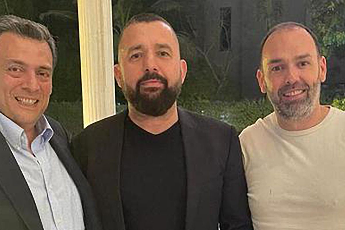 WBC President Mauricio Sulaiman (left), with promoter Ahmed Oner (center) and Daniel Kinahan (right) in March 2022.