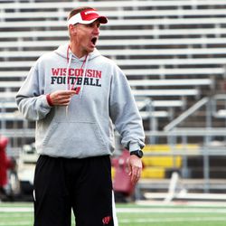 Head coach Gary Andersen shouts instructions at Tuesday's practice.