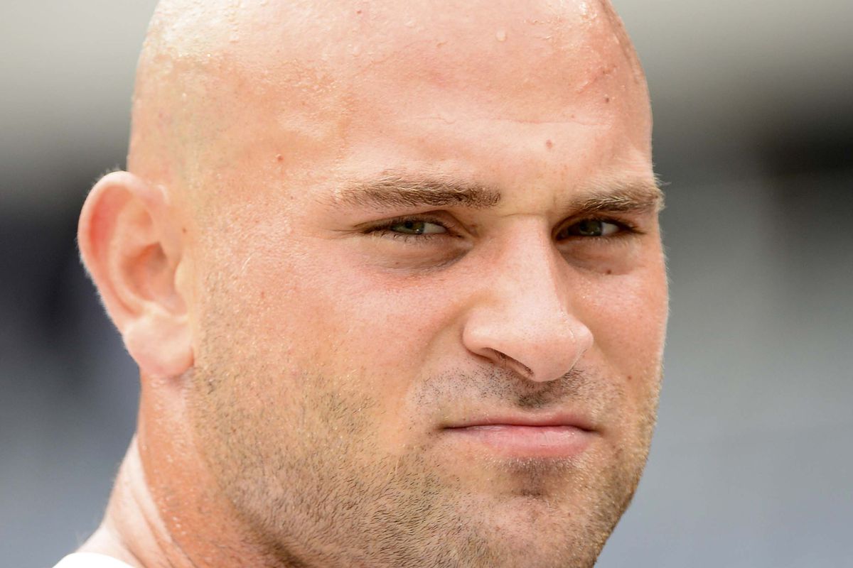This is Kyle Long. Don't piss him off.
