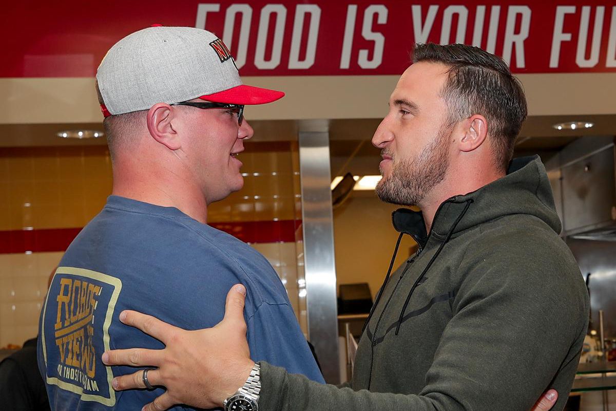 Mike McGlinchey meets Joe Staley at 49ers facility