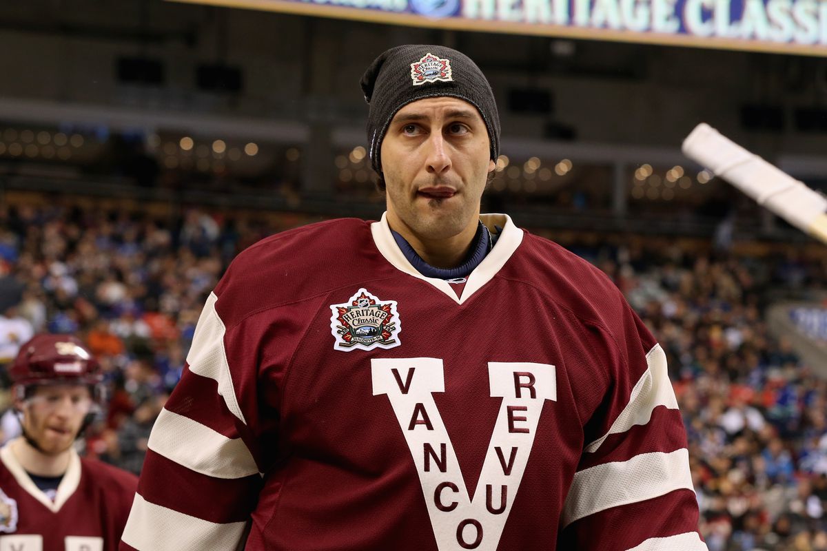 2014 Tim Hortons NHL Heritage Classic - Ottawa Senators v Vancouver Canucks