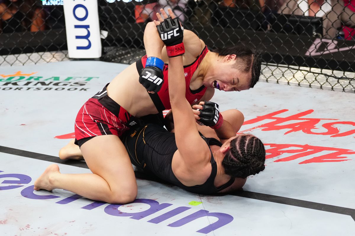 UFC 281: Esparza v Zhang