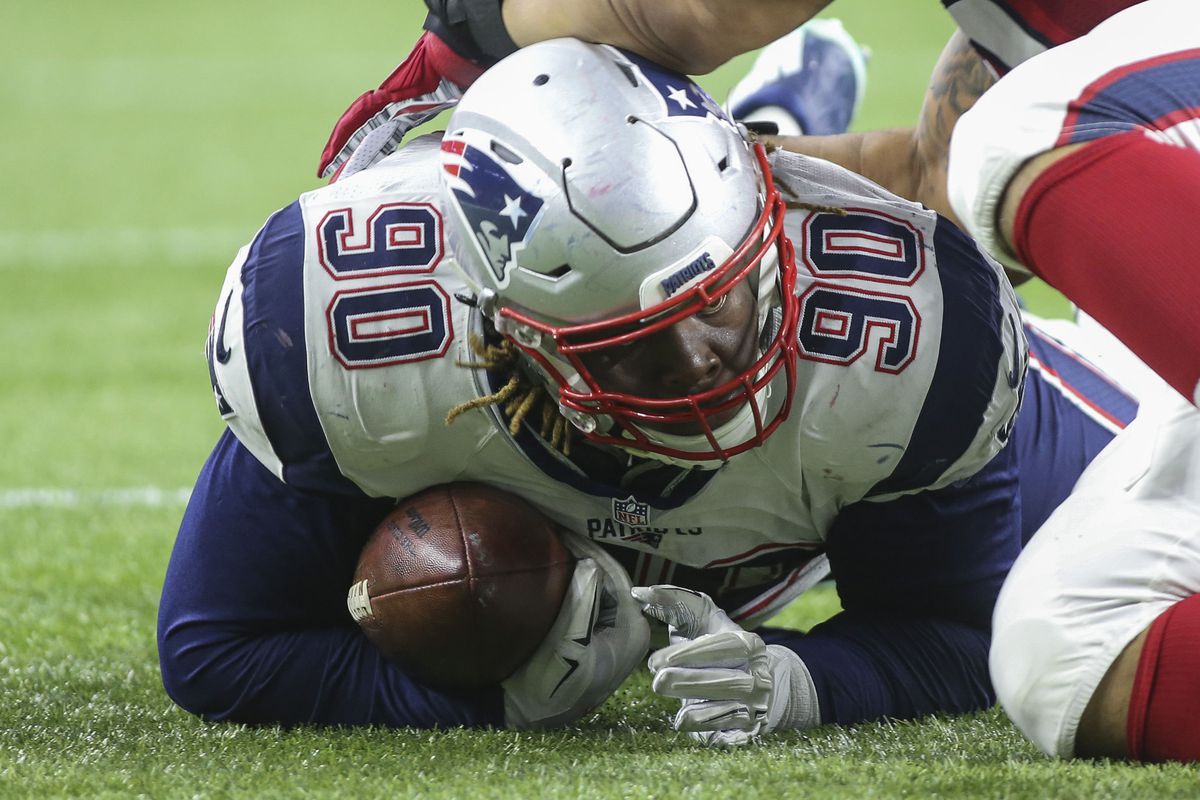 Malcom Brown recovers a fumble