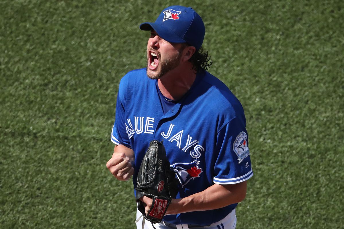 Jason Grilli telling a seagull to go screw itself. He hates them.