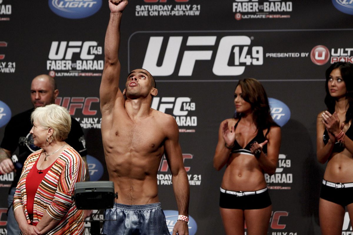 Photo of Renan Barao by Esther Lin via MMA Fighting. 