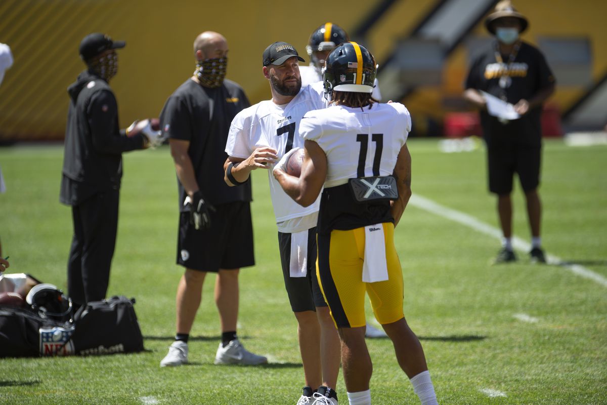 Pittsburgh Steelers quarterback Ben Roethlisberger and Pittsburgh Steelers wide receiver Chase Claypool train at Heinz Field during the Steelers 2020 Training Camp.